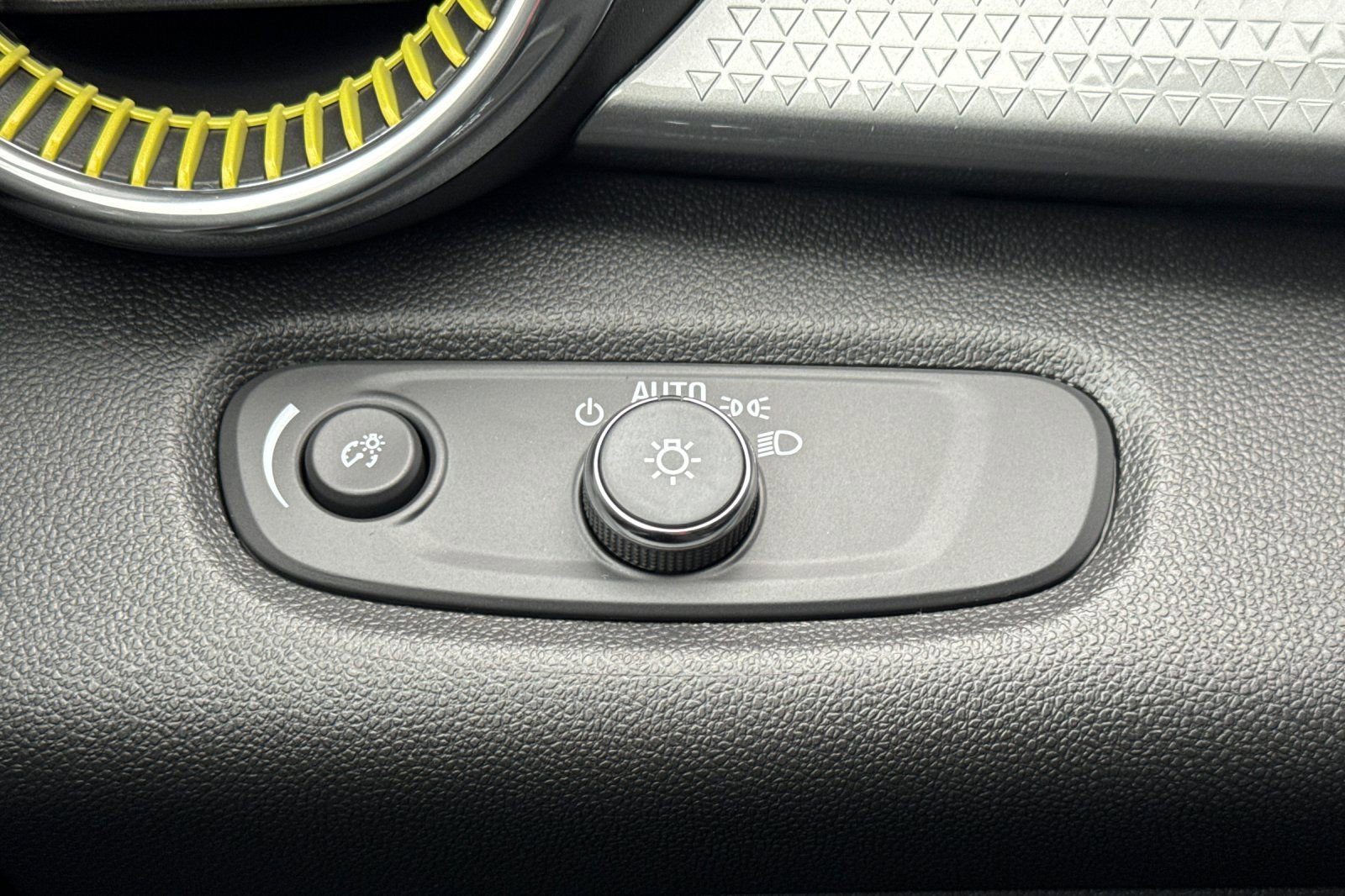 New 2026 Chevrolet Trax LT w/ Driver Confidence Package image 26