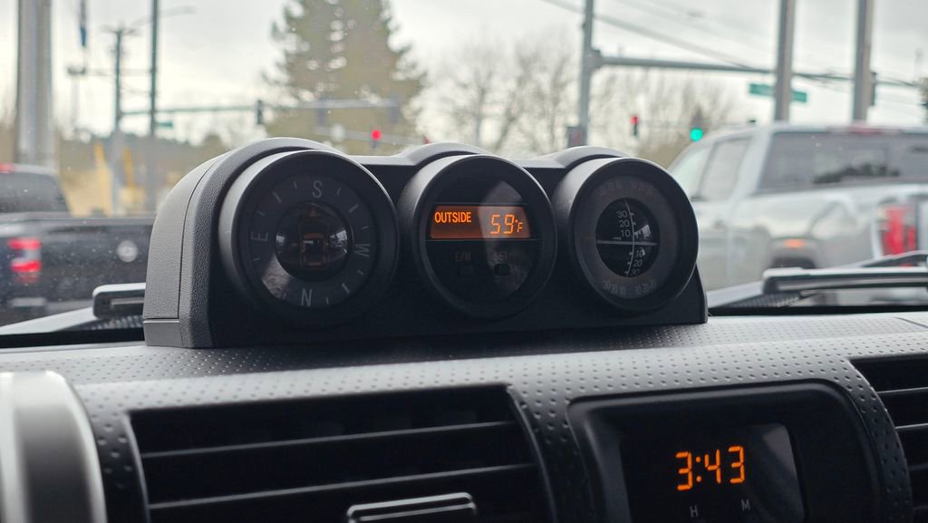 Used 2014 Toyota FJ Cruiser 4WD w/ Convenience Package image 28