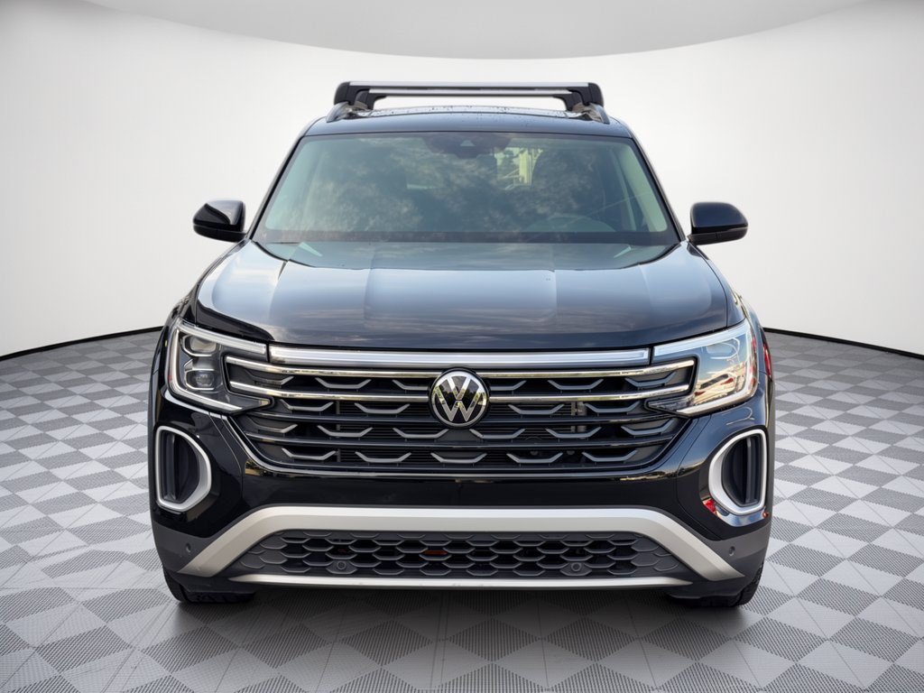 Used 2024 Volkswagen Atlas Peak Edition SE AWD/4WD image 6