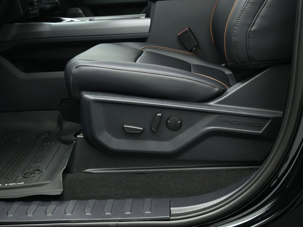 New 2026 Ford F250 Lariat w/ Black Appearance Package image 10