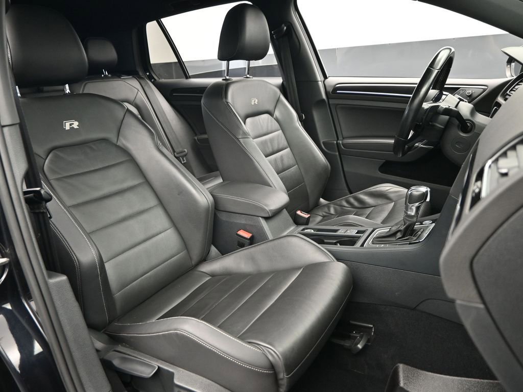 Used 2015 Volkswagen Golf R 4-Door image 30