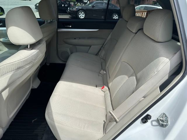 Used 2010 Subaru Outback 2.5i Premium AWD/4WD image 10