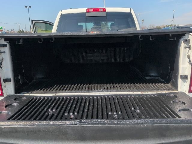 Used 2018 RAM 1500 Classic SLT AWD/4WD image 44