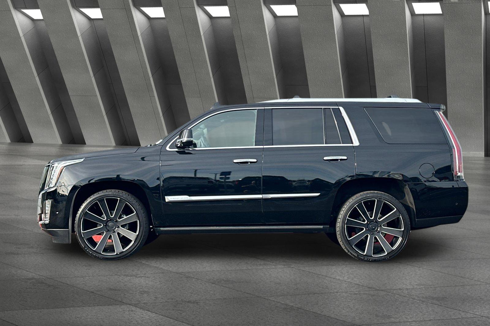 Used 2017 Cadillac Escalade Platinum image 7