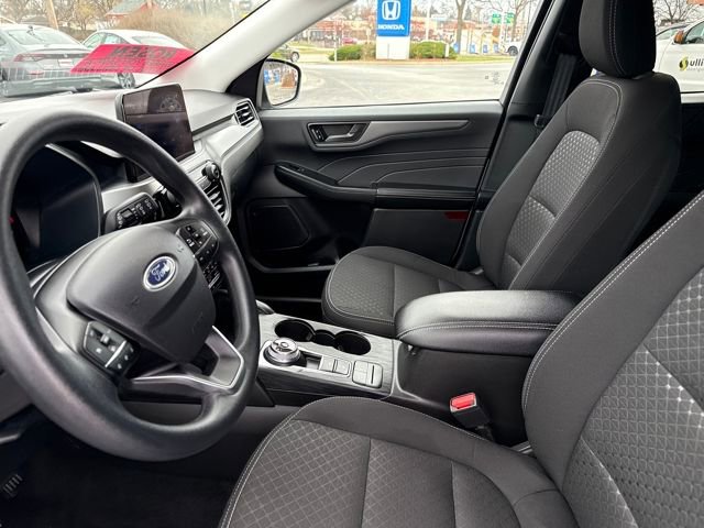 Used 2025 Ford Escape Active image 13