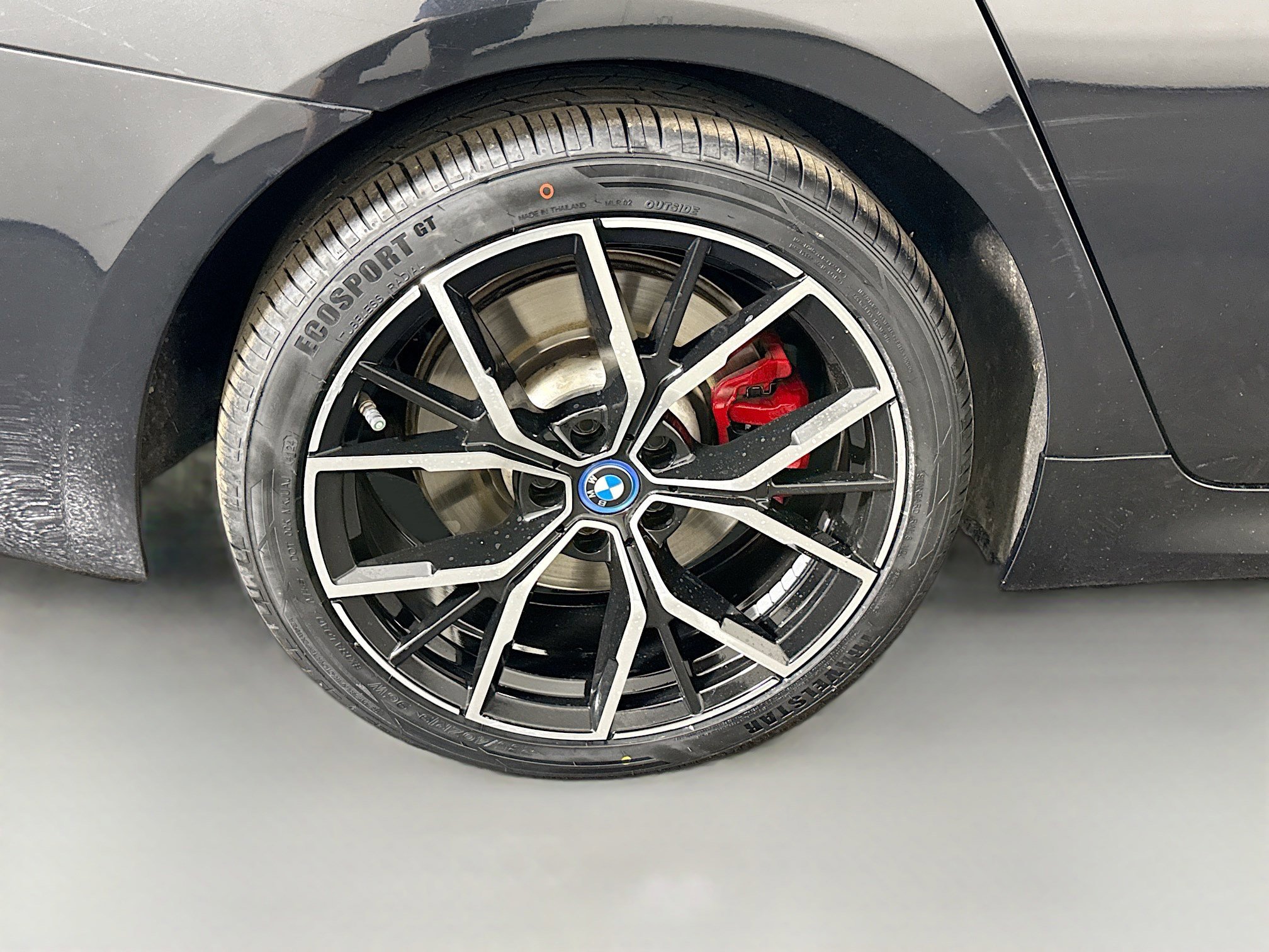 Used 2023 BMW 530e w/ M Sport Package image 33