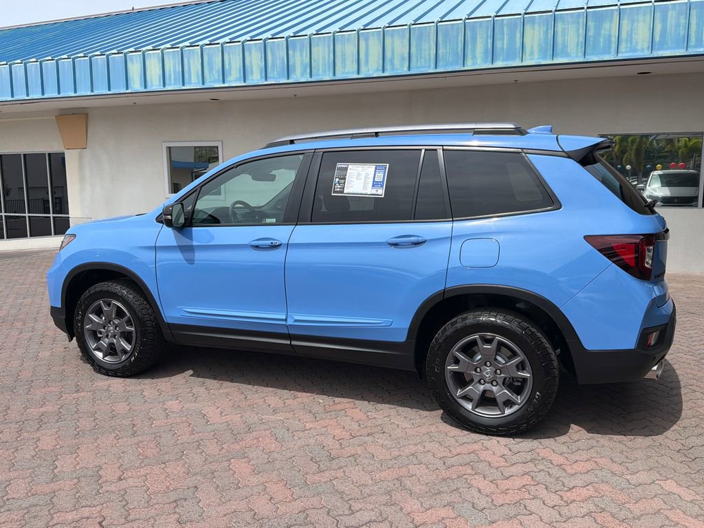 Used 2024 Honda Passport TrailSport image 3