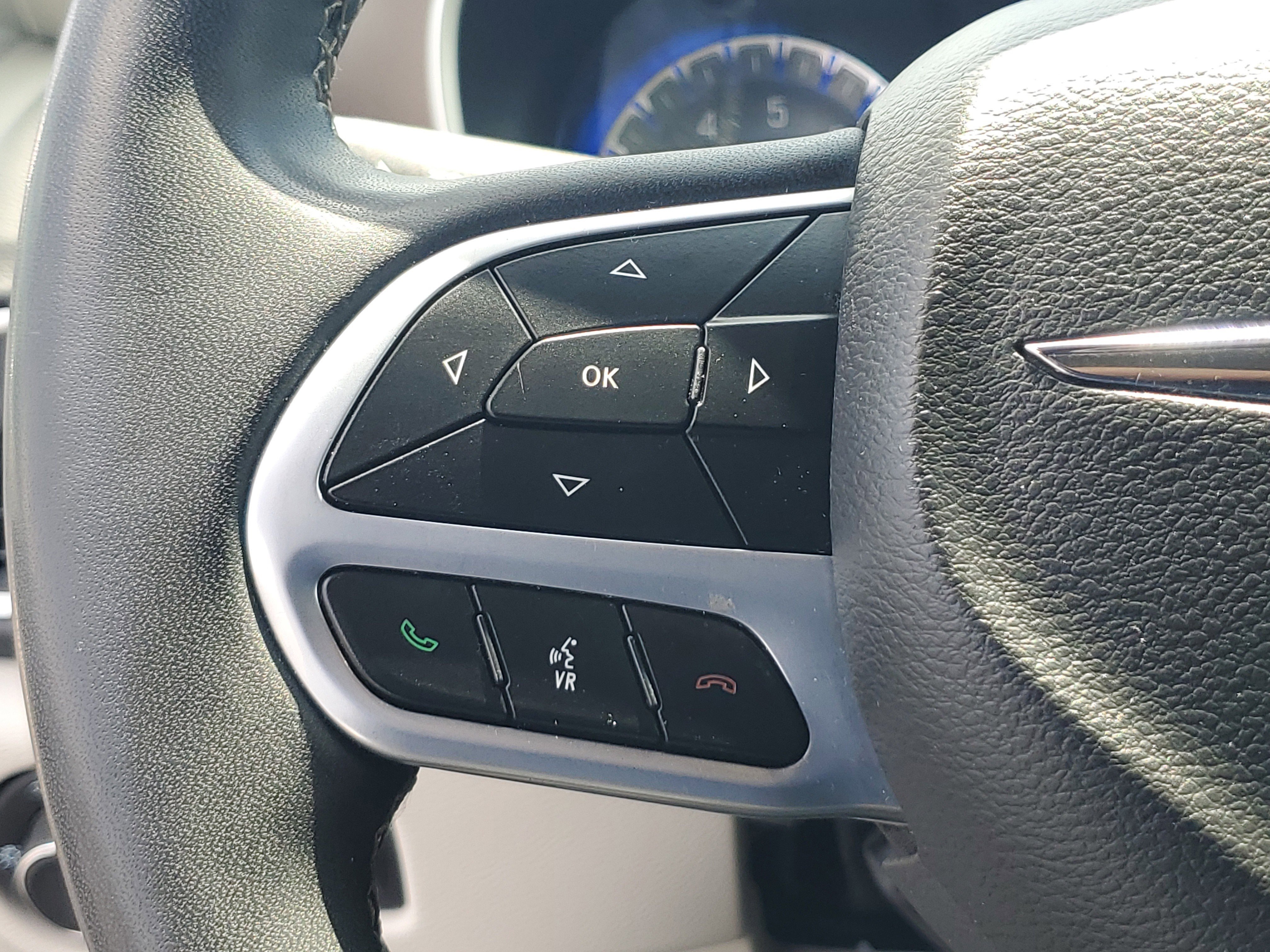 Used 2022 Chrysler Voyager LX image 22