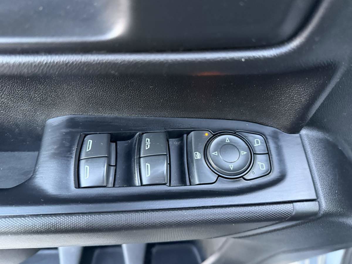 Used 2019 Chevrolet Silverado 1500 Custom w/ Custom Value Package image 11