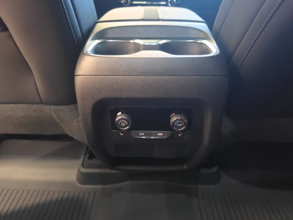 Used 2025 Chevrolet Traverse RS w/ LPO, Floor Liner Package FWD image 44