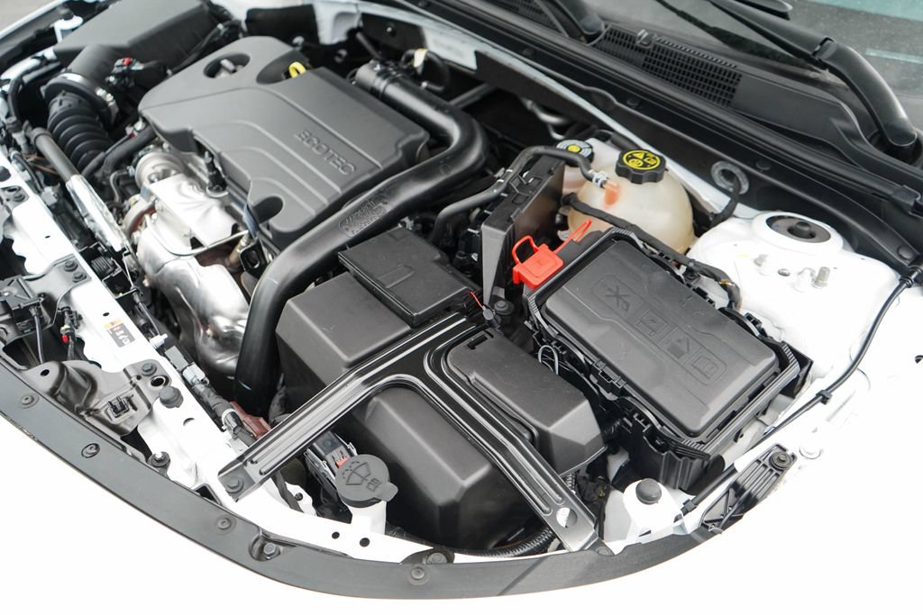 Used 2022 Chevrolet Malibu LS FWD image 35