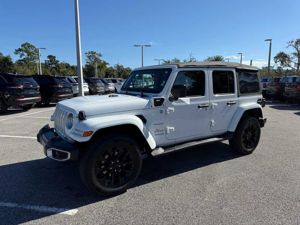 Used 2021 Jeep Wrangler Unlimited Sahara AWD/4WD image 8