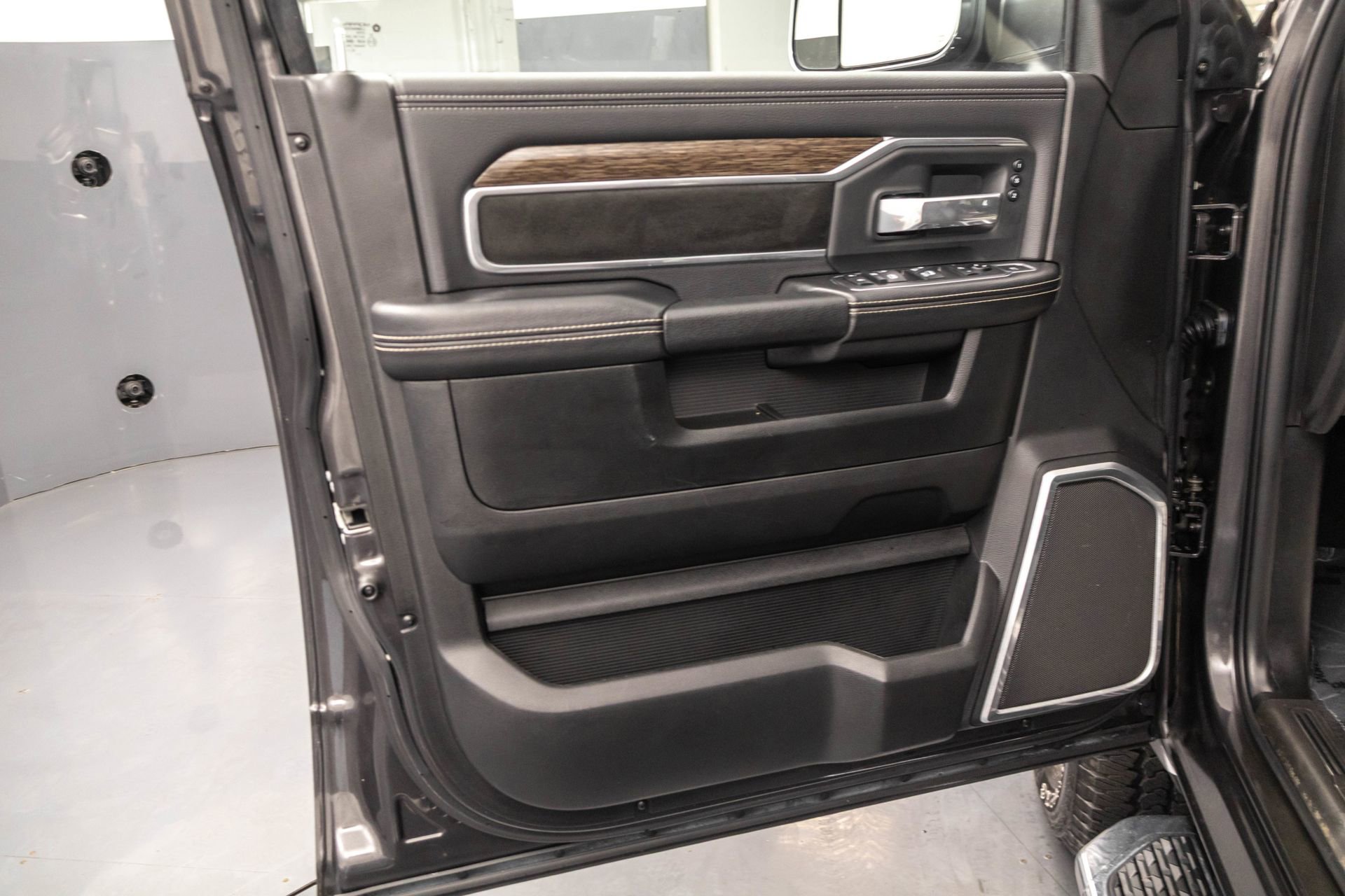 Used 2020 RAM 2500 Laramie AWD/4WD image 31