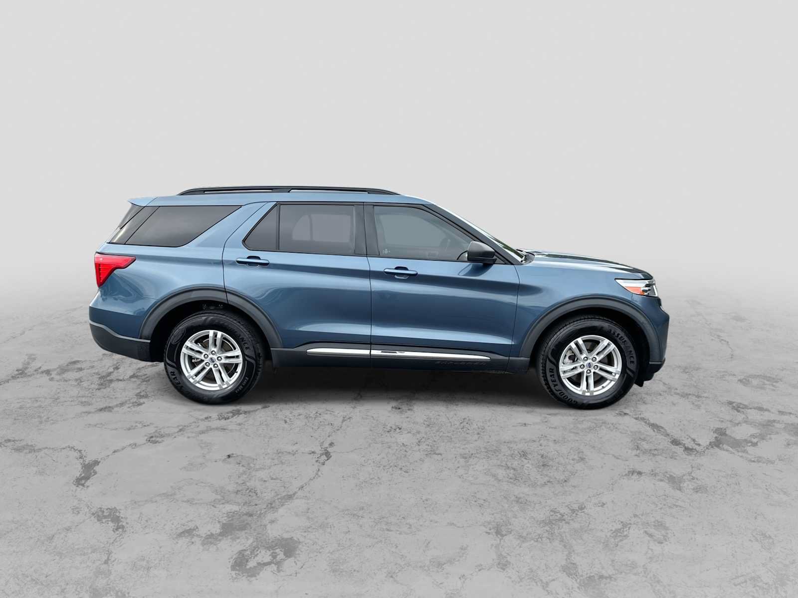 Used 2020 Ford Explorer XLT AWD/4WD image 9