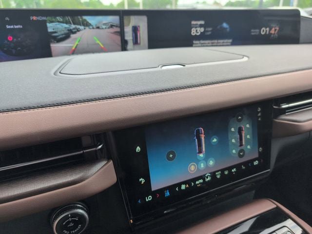 New 2026 Lincoln Navigator Reserve AWD/4WD image 9