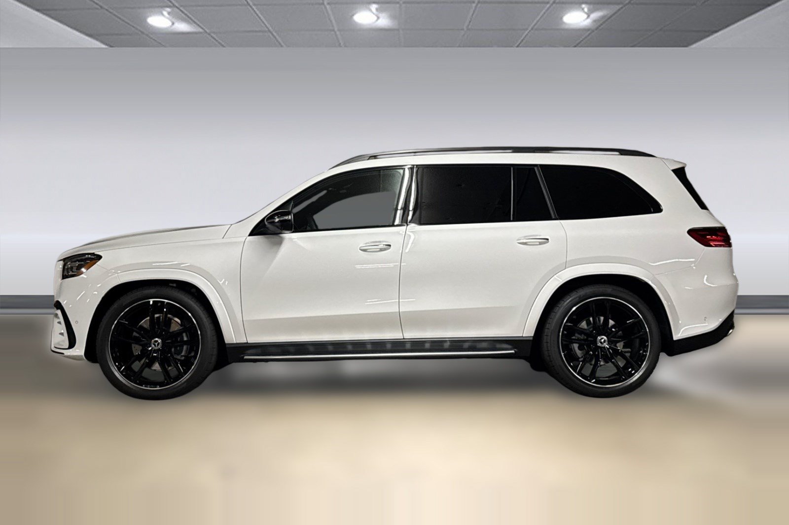 New 2026 Mercedes-Benz GLS 580 4MATIC image 2