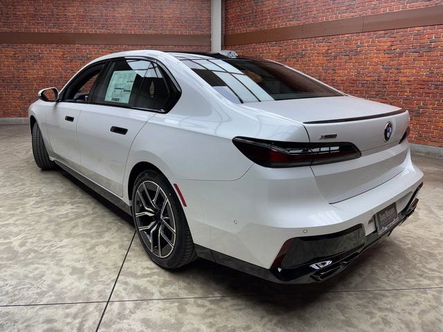 New 2026 BMW 760i xDrive image 3
