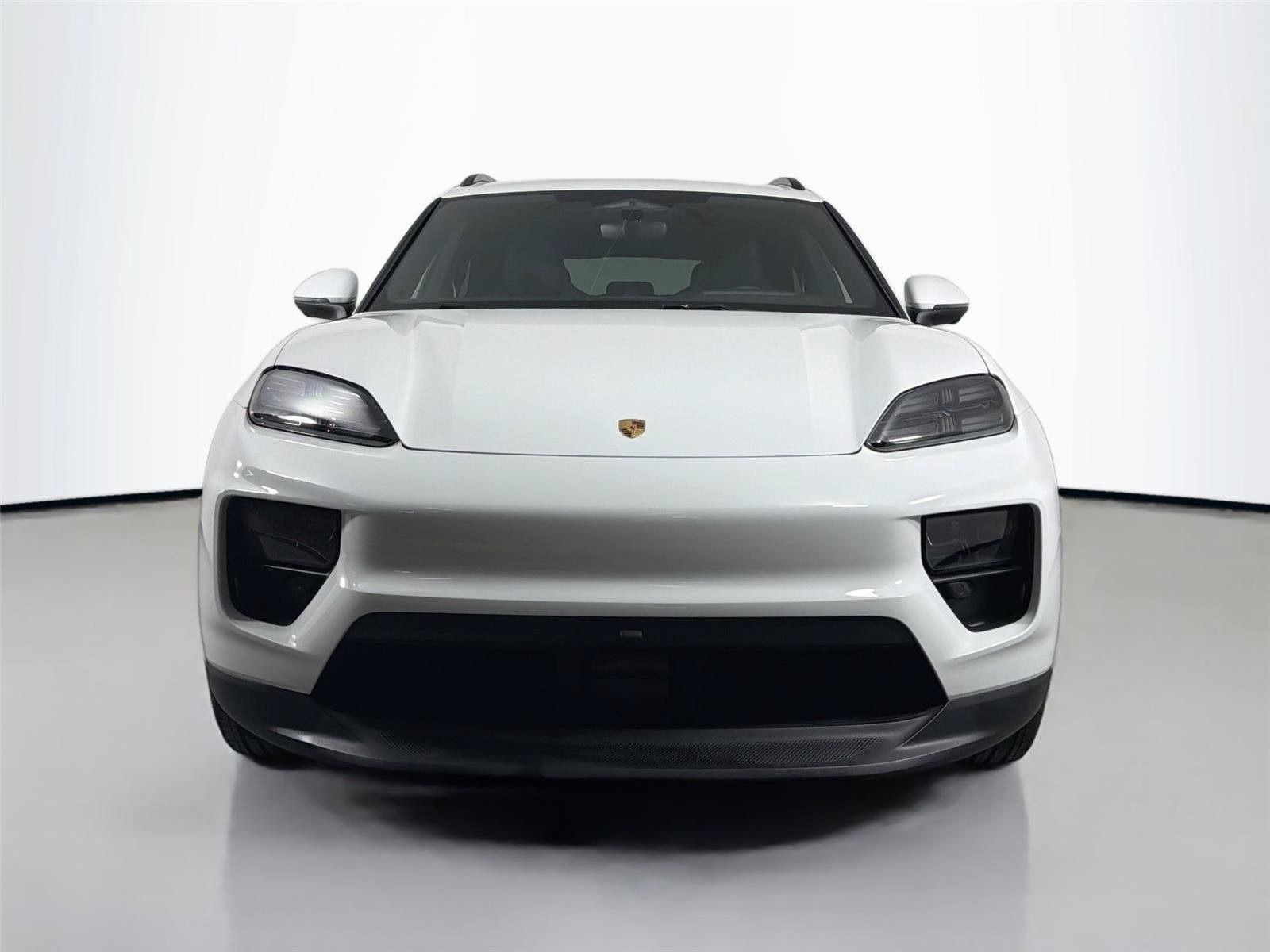 Certified 2025 Porsche Macan Electric RWD image 10