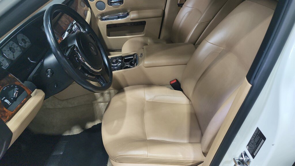Used 2010 Rolls-Royce Ghost RWD image 29