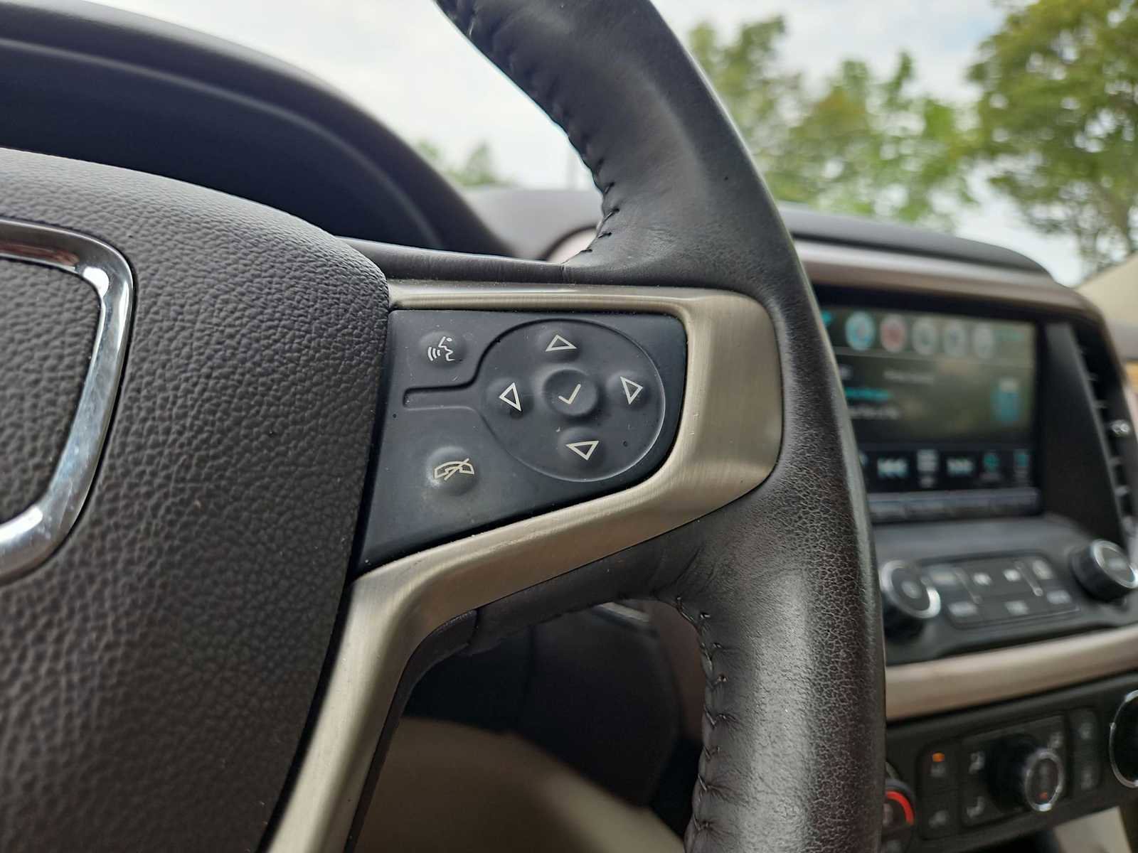 Used 2017 GMC Acadia Denali w/ Technology Package FWD image 27