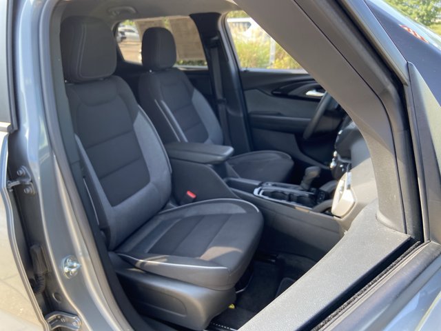 Used 2023 Chevrolet TrailBlazer LS FWD image 4