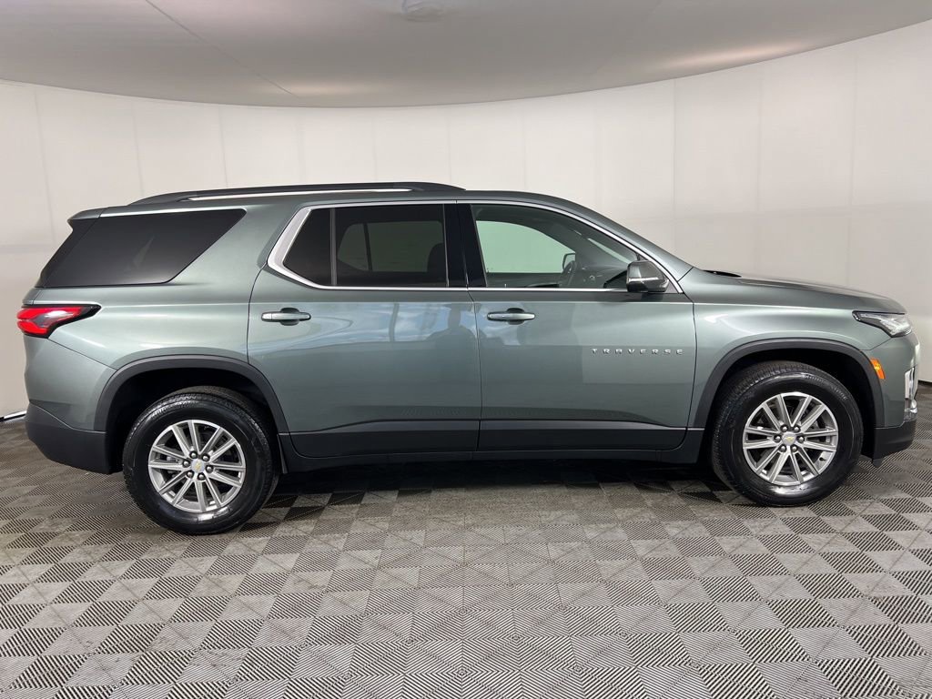 Used 2023 Chevrolet Traverse LT w/ Rear Camera Mirror Package AWD/4WD image 23