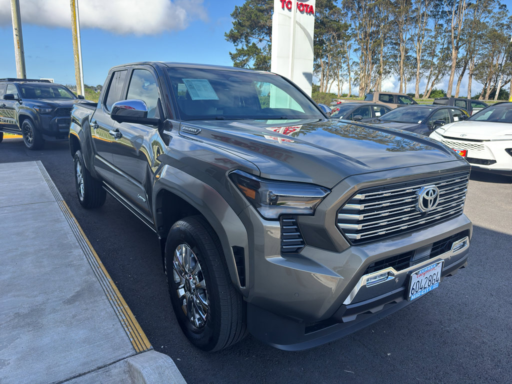 Used 2025 Toyota Tacoma Limited image 24