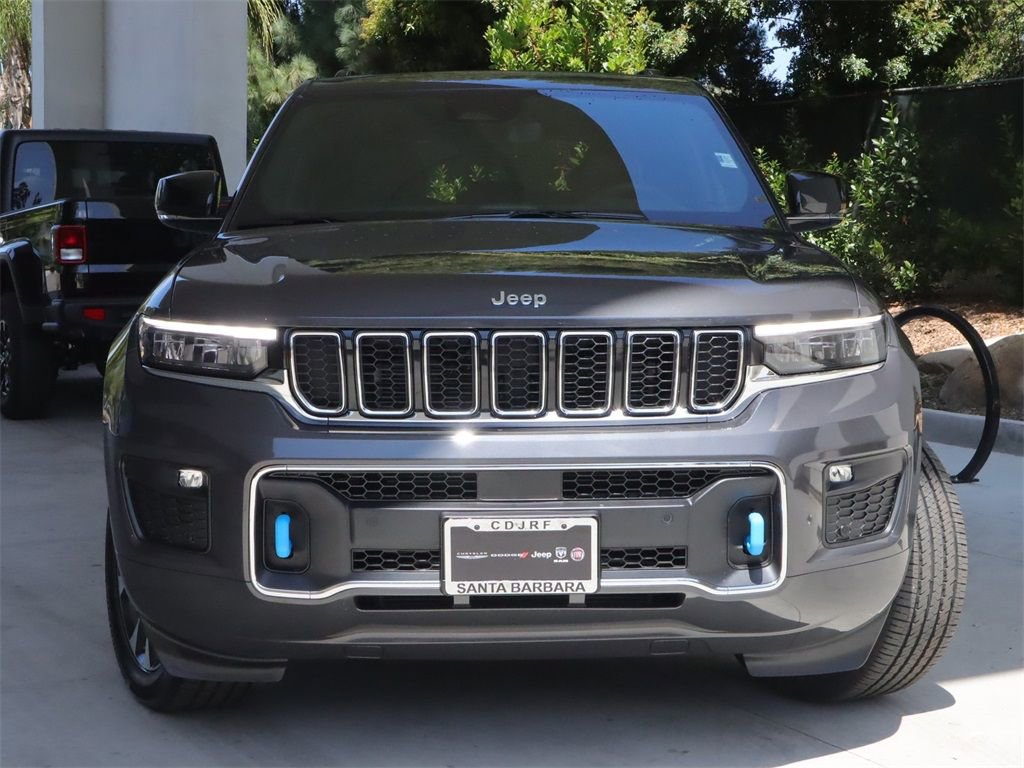 Used 2023 Jeep Grand Cherokee Overland w/ Luxury Tech Group IV image 3