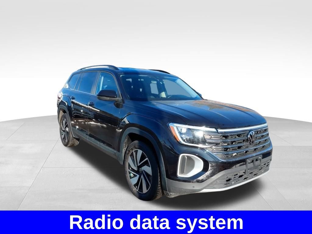 Used 2025 Volkswagen Atlas SE image 4