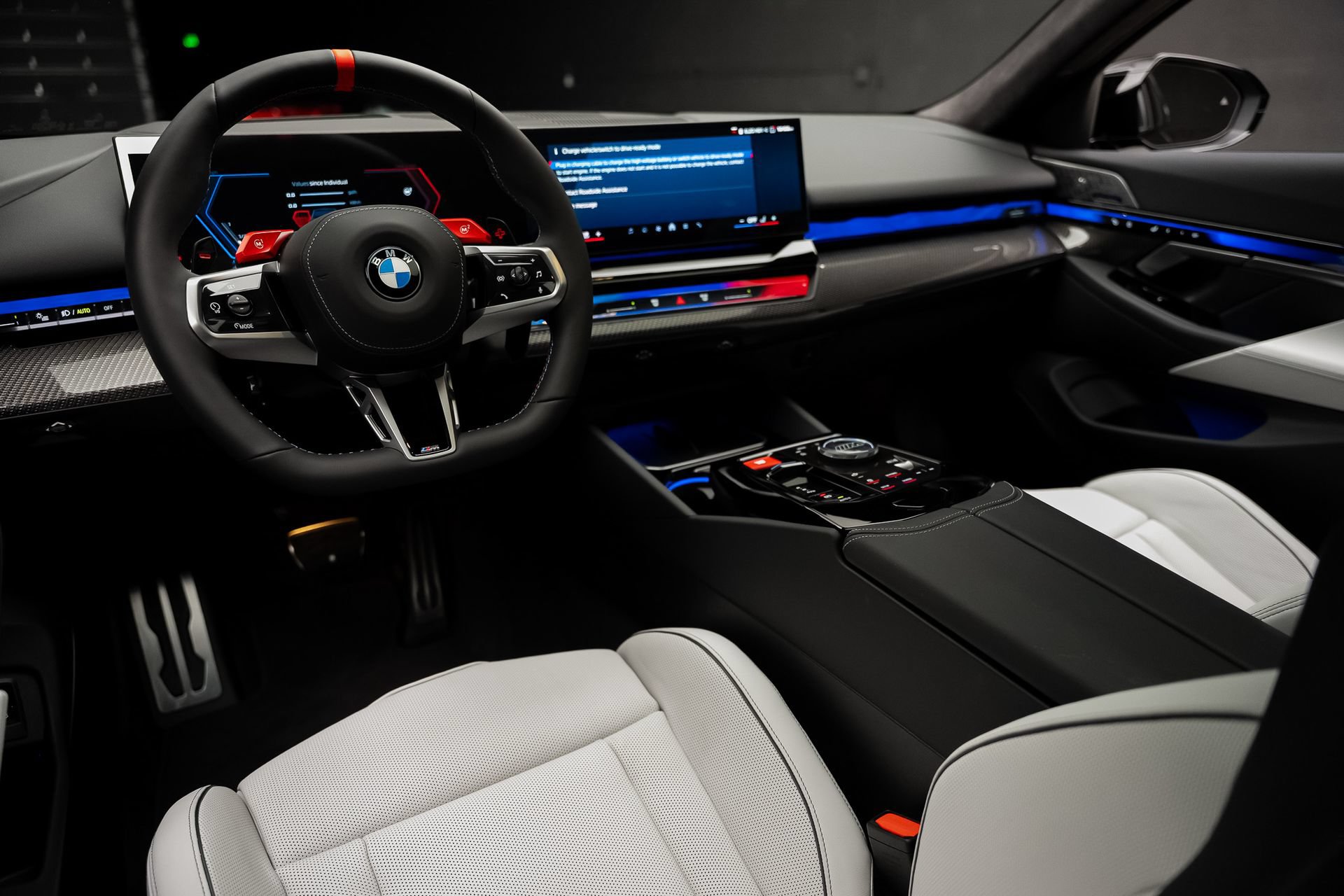 Used 2027 BMW M5 Touring AWD/4WD image 2