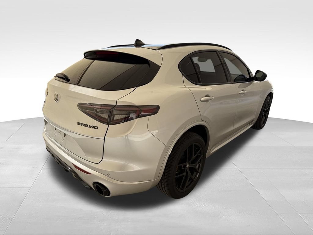 Used 2021 Alfa Romeo Stelvio Ti Sport AWD/4WD image 8