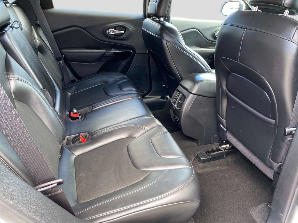 Certified 2020 Jeep Cherokee Latitude Plus AWD/4WD image 26