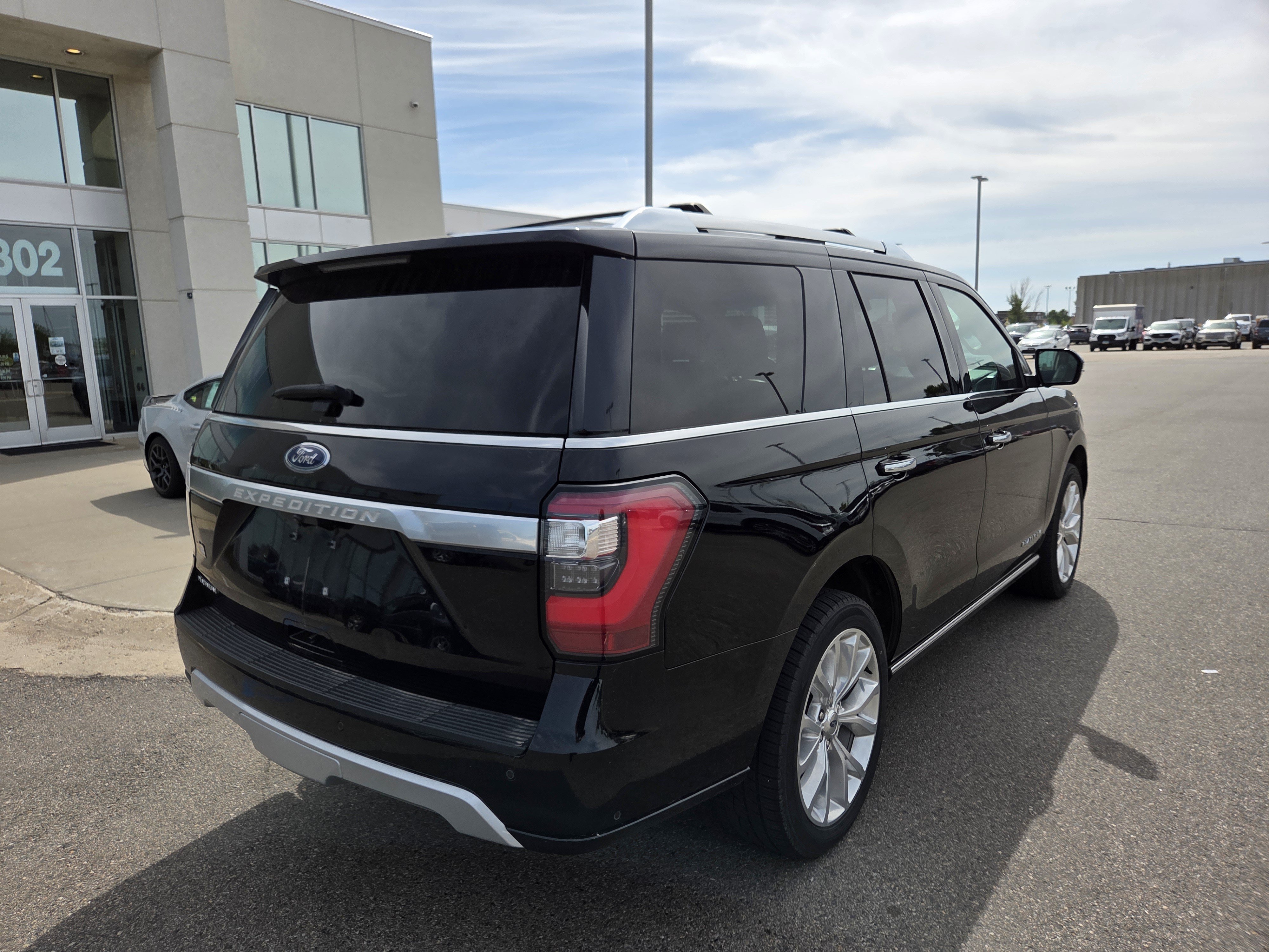 Used 2019 Ford Expedition Platinum AWD/4WD image 5