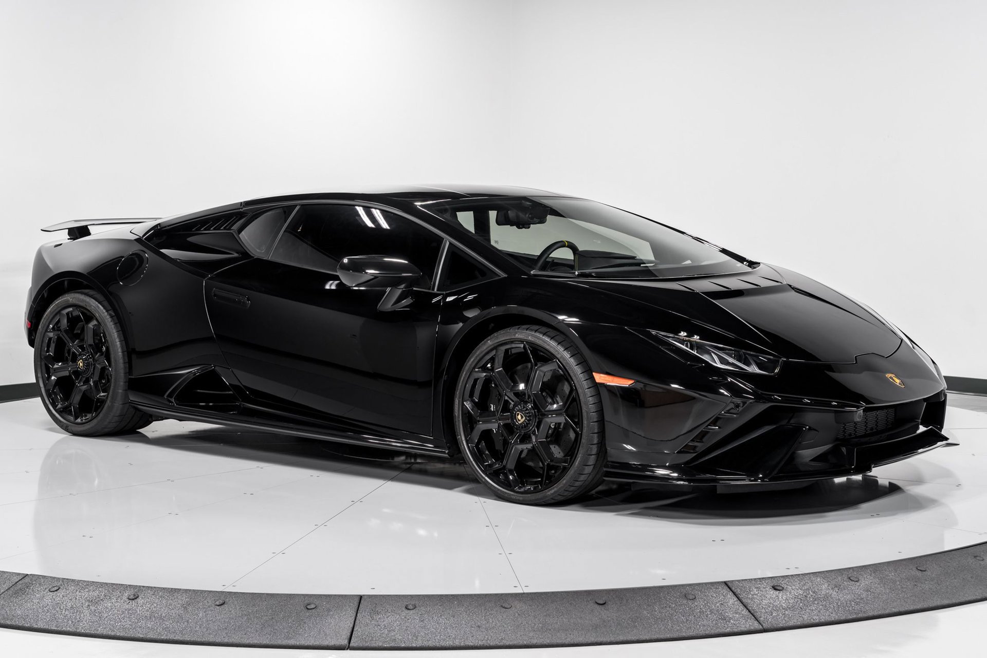 Used 2023 Lamborghini Huracan Tecnica image 40