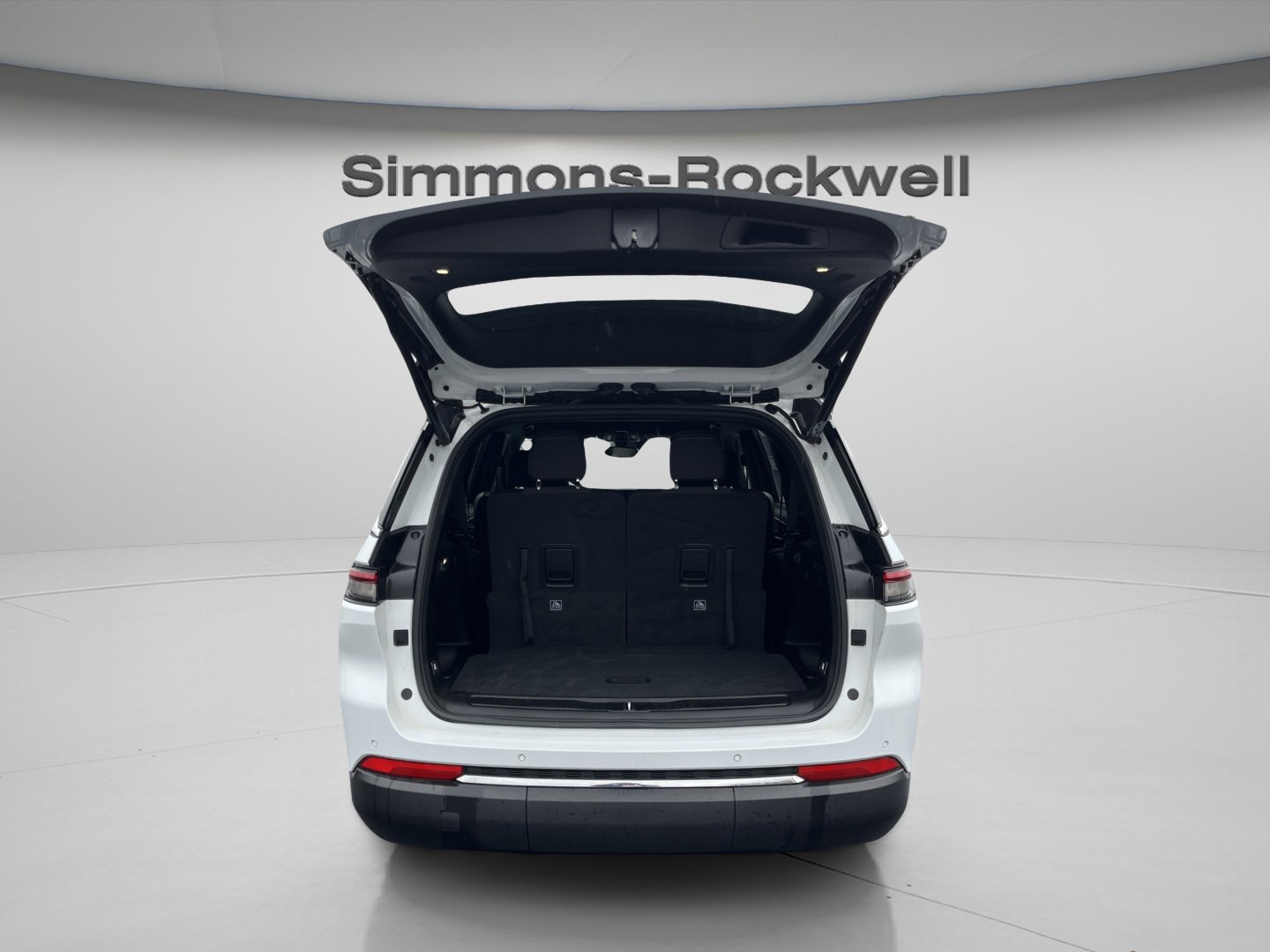 Used 2024 Jeep Grand Cherokee L Laredo w/ Luxury Tech Group I image 10