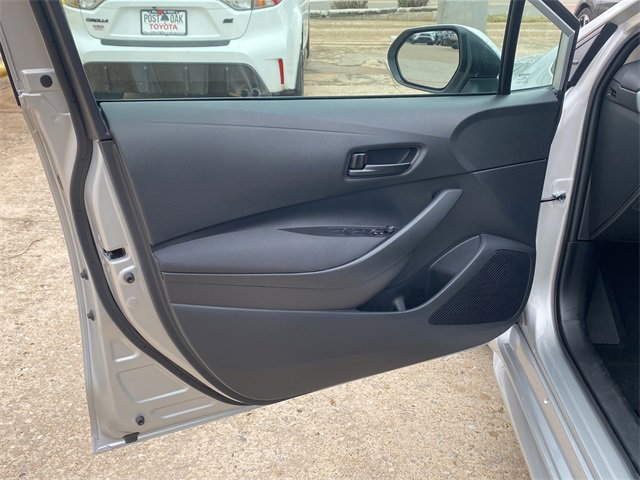 Used 2025 Toyota Corolla LE image 18