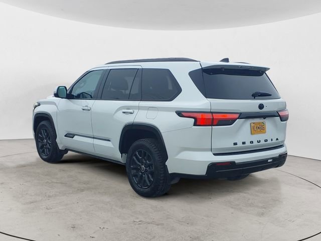 Used 2024 Toyota Sequoia Platinum AWD/4WD image 3