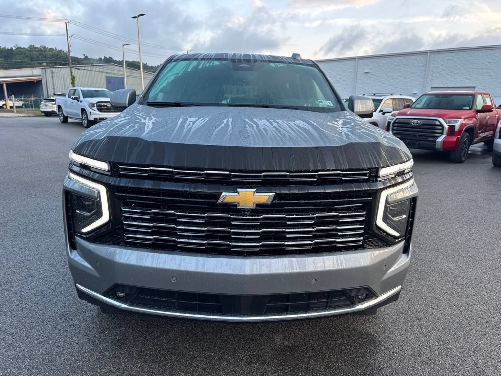Used 2025 Chevrolet Tahoe High Country AWD/4WD image 2