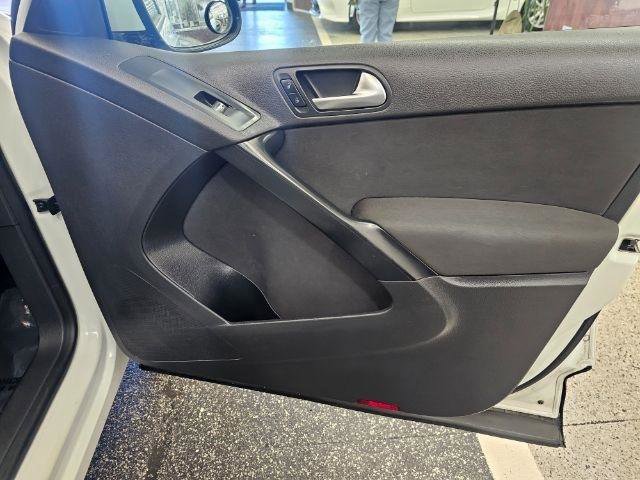 Used 2018 Volkswagen Tiguan Limited AWD/4WD image 23