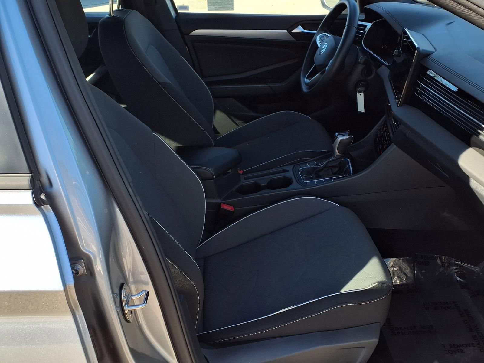 Certified 2025 Volkswagen Jetta Sport FWD image 26