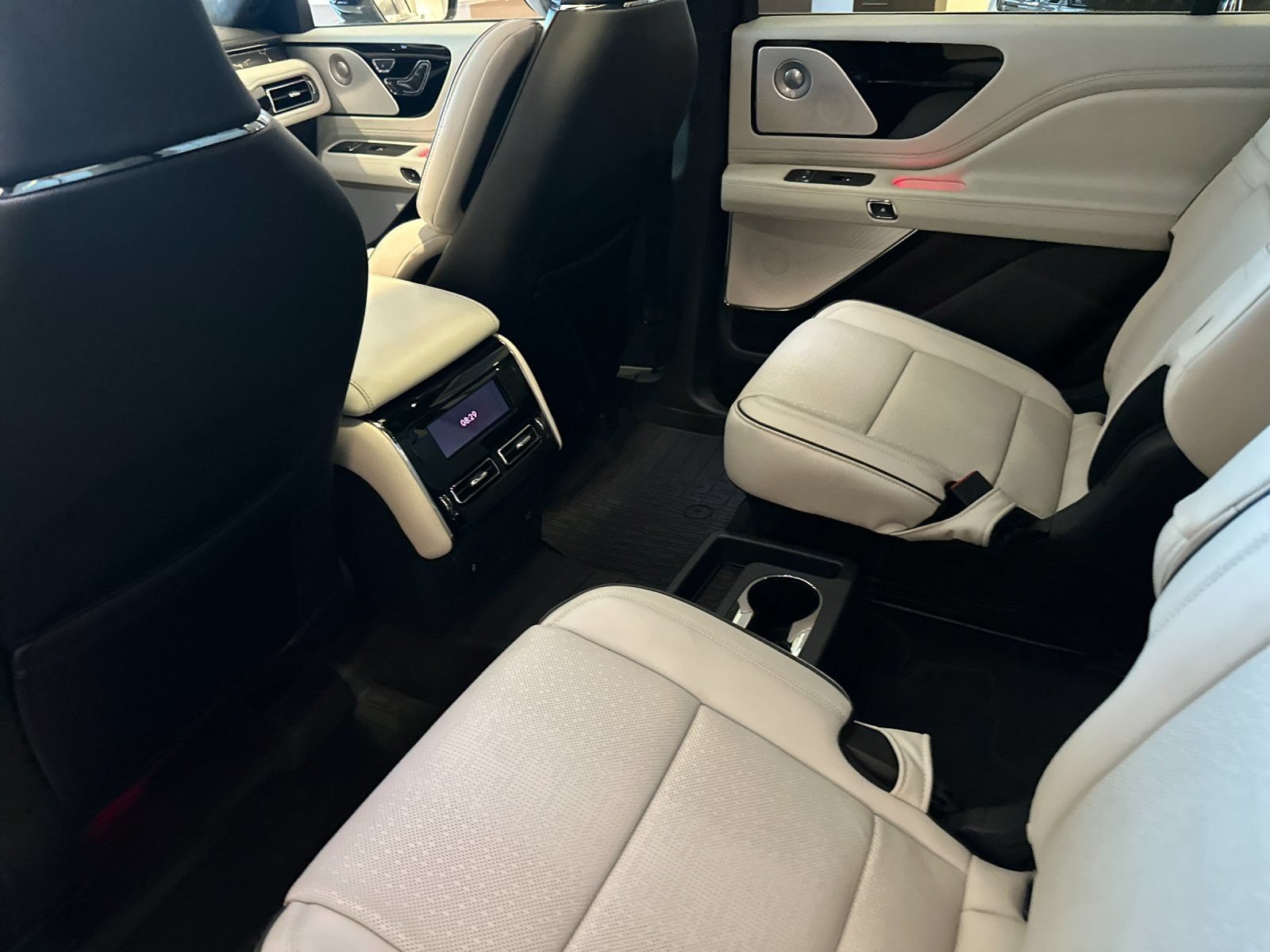 New 2026 Lincoln Aviator Black Label AWD/4WD image 11