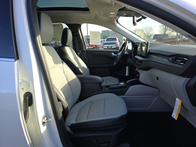 New 2026 Ford Escape Platinum w/ Class II Trailer Tow Package image 18