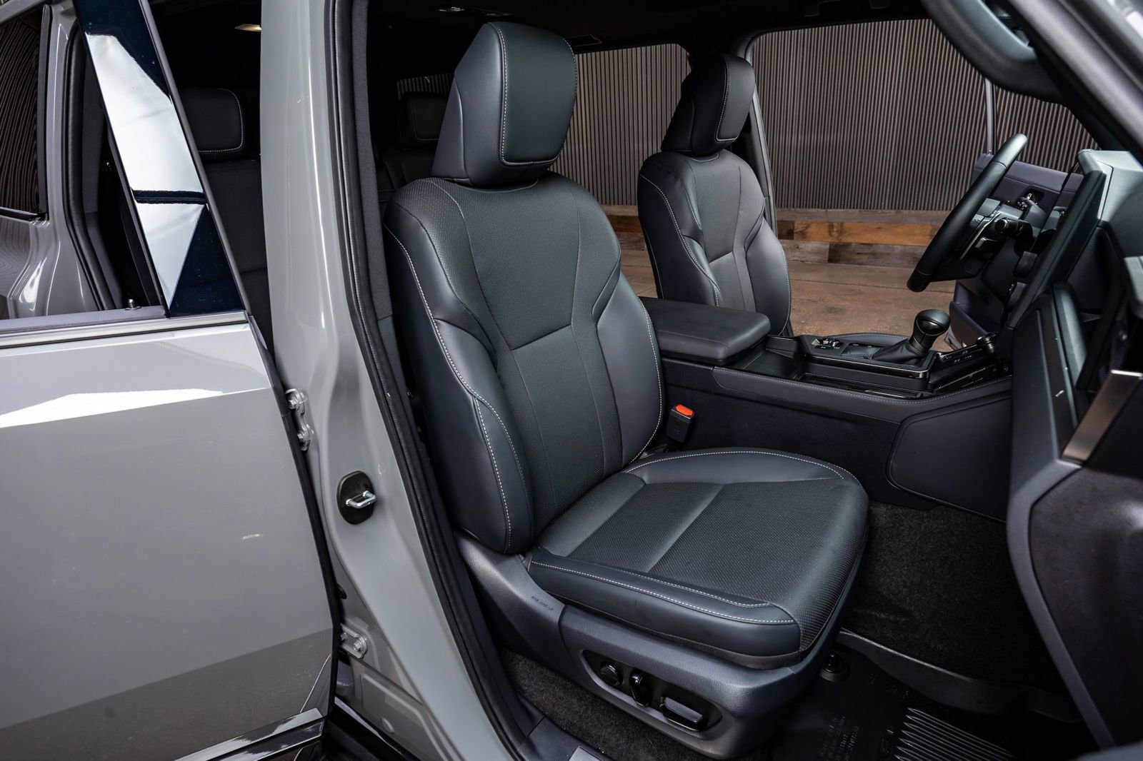 Used 2025 Lexus GX 550 image 31