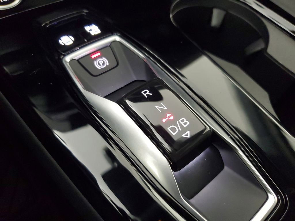 Used 2025 Audi Q6 e-tron Premium Plus w/ Premium Plus image 31