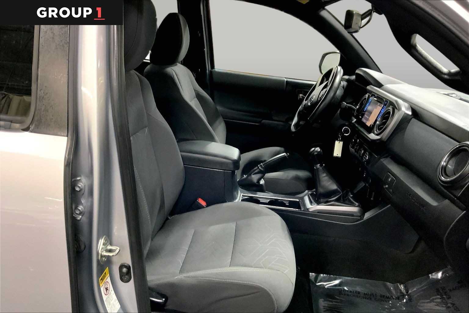 Certified 2017 Toyota Tacoma TRD Off-Road w/ Tow Package AWD/4WD image 9