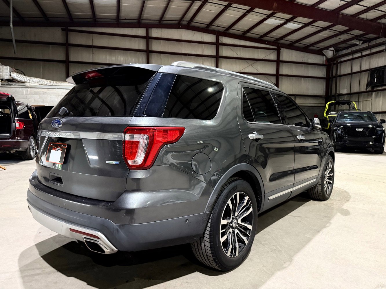 Used 2016 Ford Explorer Platinum AWD/4WD image 5