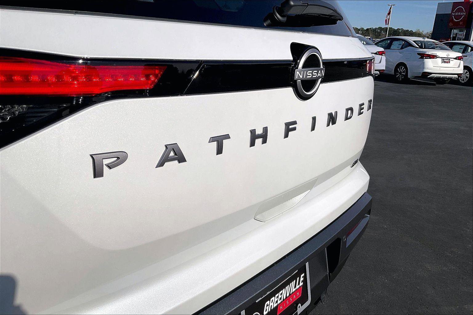 New 2026 Nissan Pathfinder SL image 13