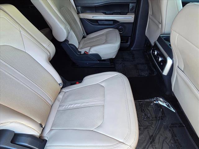 Used 2023 Ford Expedition Limited image 19