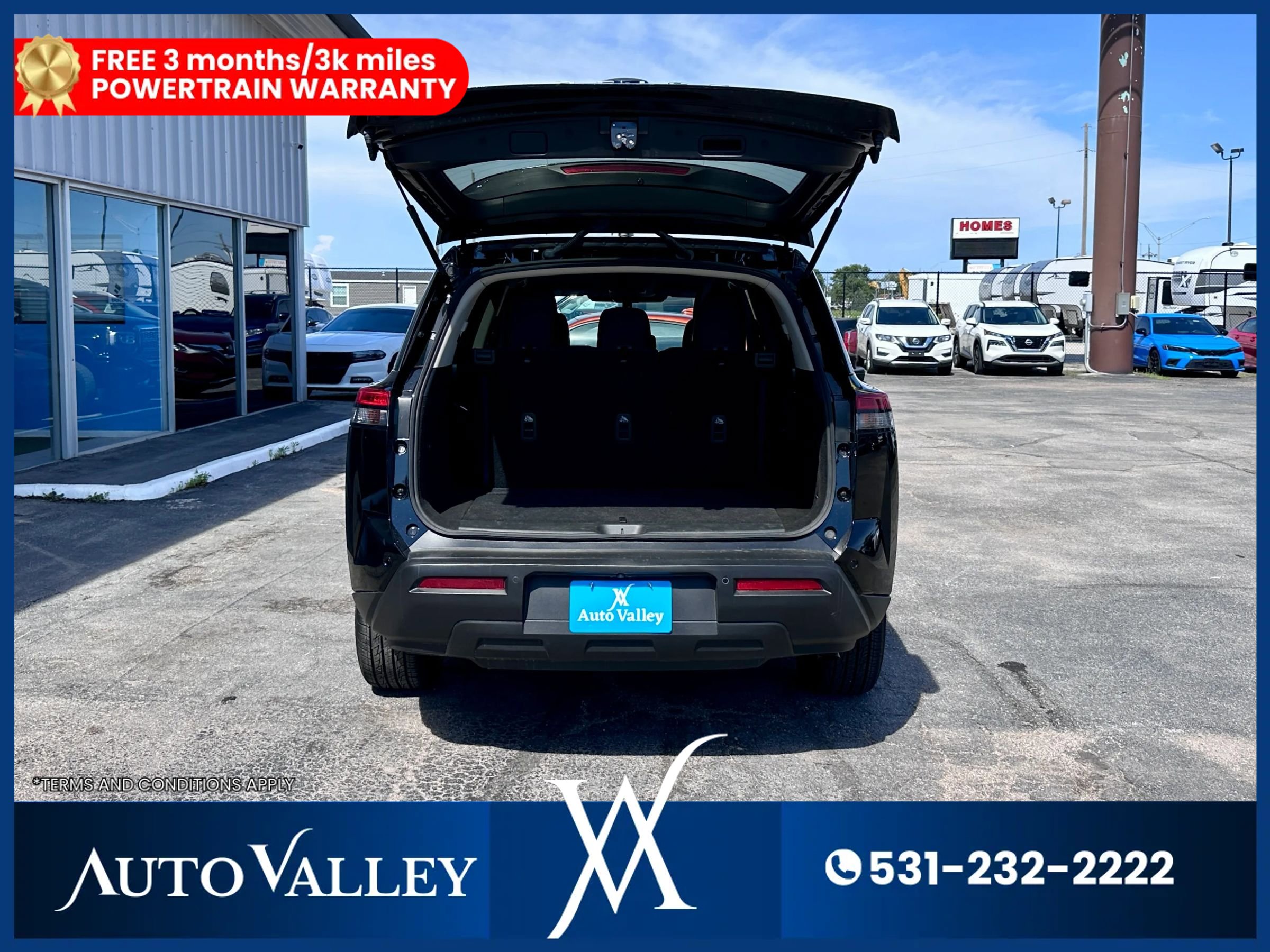 Used 2024 Nissan Pathfinder S image 36