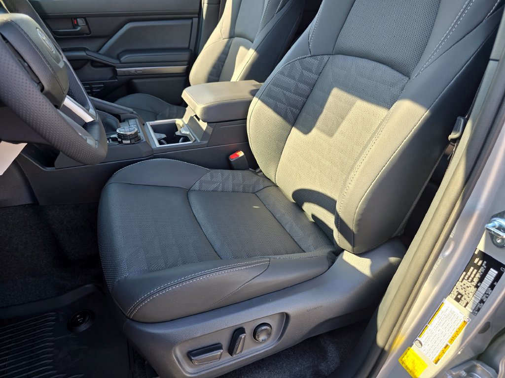 New 2026 Toyota 4Runner TRD Off-Road Premium w/ Tow Technology Package AWD/4WD image 25